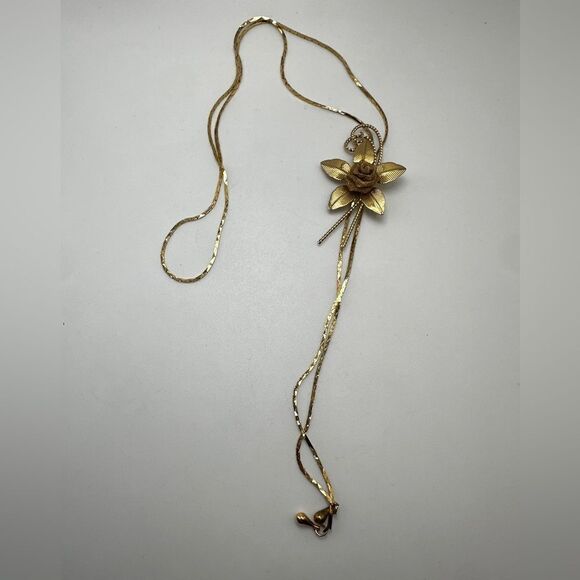 Up to 29" long beautiful VTG gold tone metal flower bolero necklace! - Picture 5 of 13